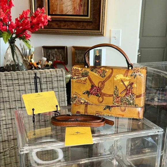 Patricia Nash “My European Trip” Satchel/Crossbody 8.5”x 5.5”x 2.75” NWT